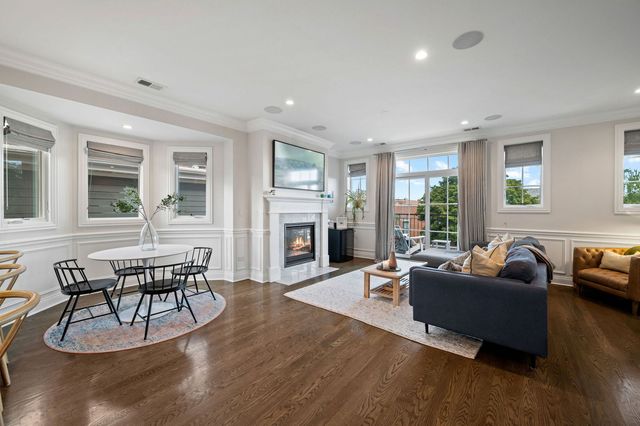 2700 N Wayne Avenue 3N, Chicago, IL 60614