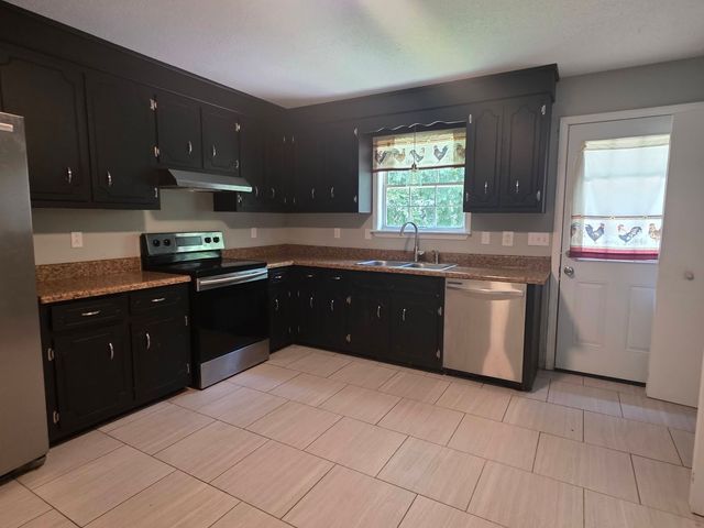 3404 Oak Lawn Dr, Clarksville, TN 37042