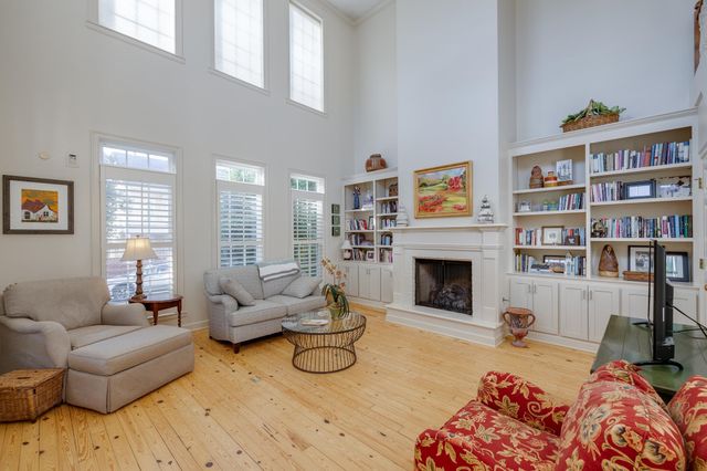 840 HARBOR CREST DR, Memphis, TN 38103