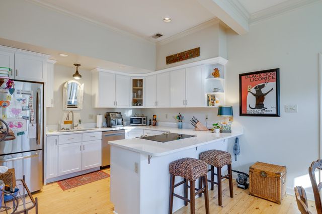 840 HARBOR CREST DR, Memphis, TN 38103