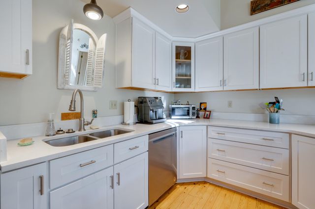 840 HARBOR CREST DR, Memphis, TN 38103