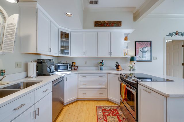 840 HARBOR CREST DR, Memphis, TN 38103