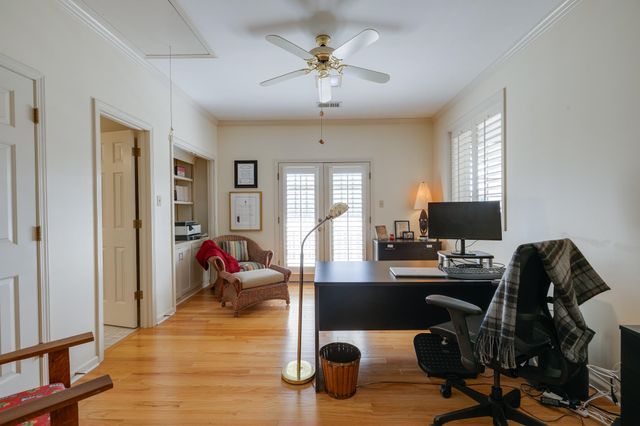 840 HARBOR CREST DR, Memphis, TN 38103