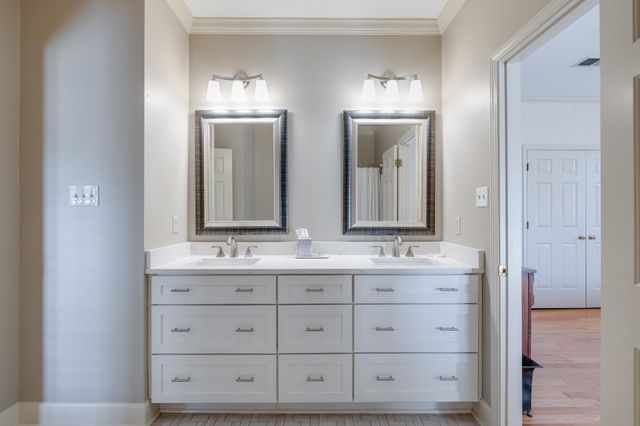 840 HARBOR CREST DR, Memphis, TN 38103