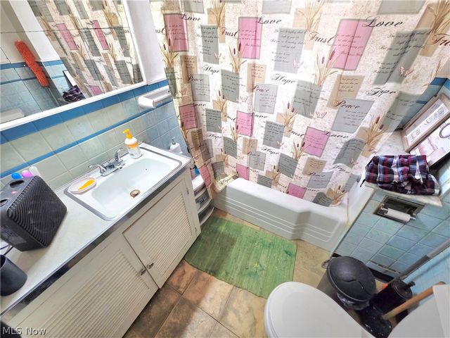 4001 Archwood Avenue, Cleveland, OH 44109