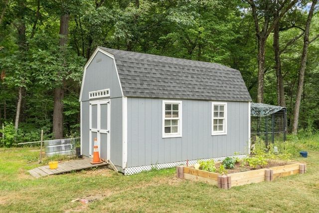 241 Reservoir Rd, Lunenburg, MA 01462