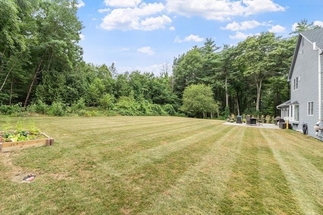 241 Reservoir Rd, Lunenburg, MA 01462
