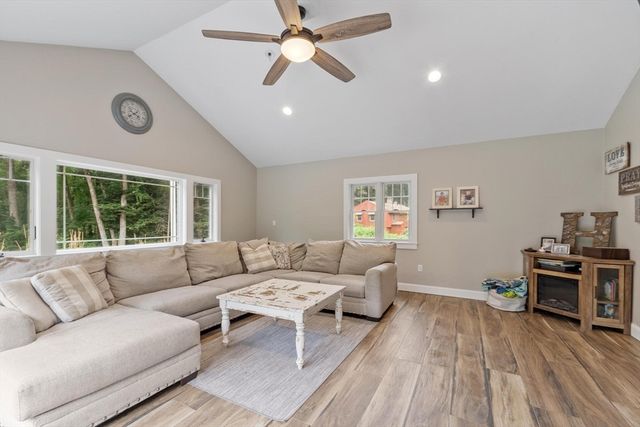 241 Reservoir Rd, Lunenburg, MA 01462