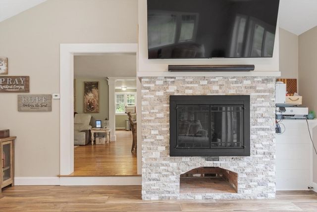 241 Reservoir Rd, Lunenburg, MA 01462