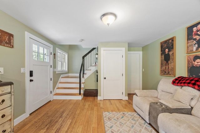 241 Reservoir Rd, Lunenburg, MA 01462