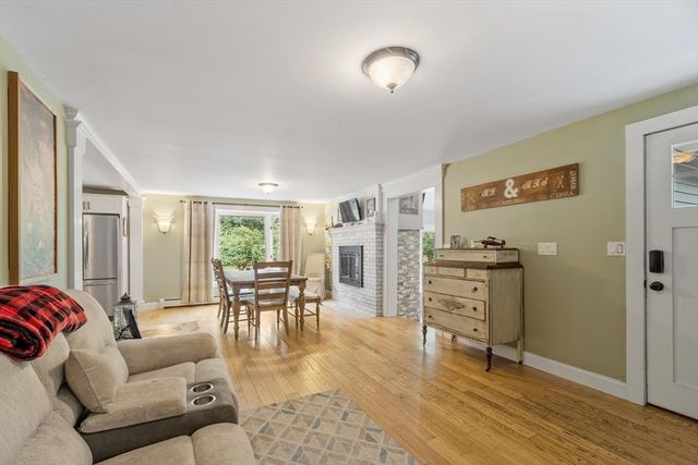 241 Reservoir Rd, Lunenburg, MA 01462