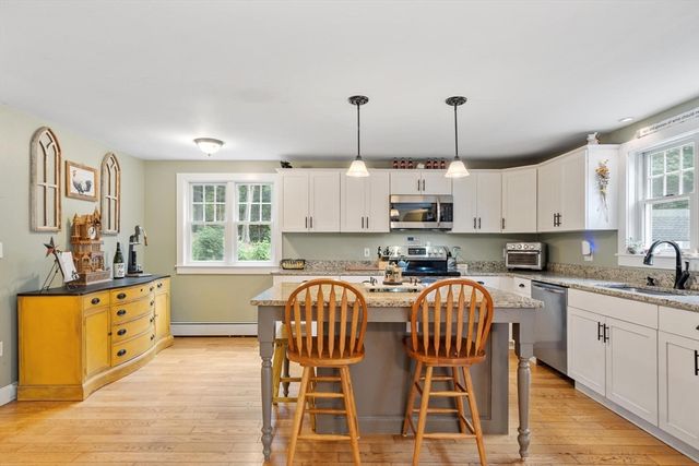 241 Reservoir Rd, Lunenburg, MA 01462