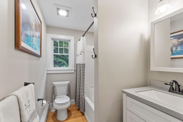 241 Reservoir Rd, Lunenburg, MA 01462
