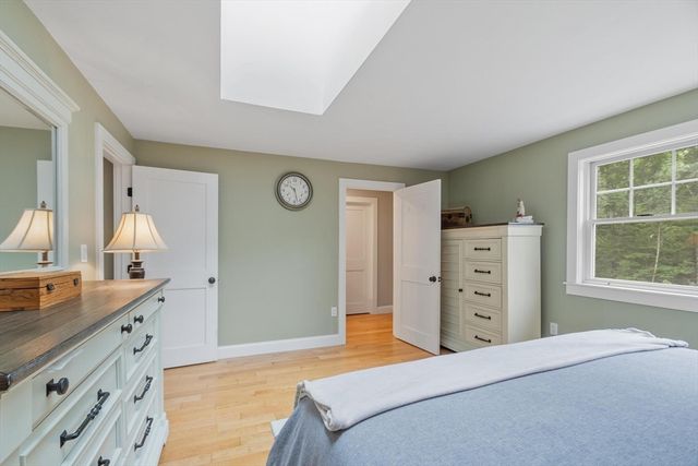 241 Reservoir Rd, Lunenburg, MA 01462