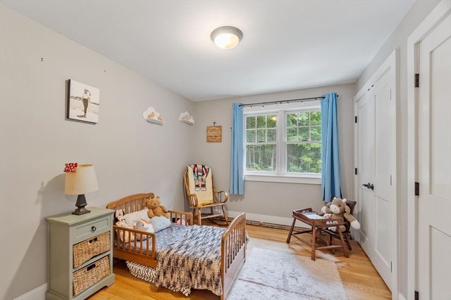 241 Reservoir Rd, Lunenburg, MA 01462