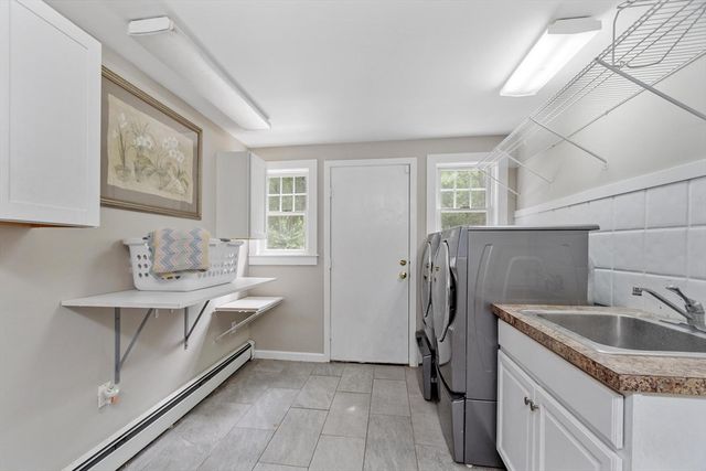 241 Reservoir Rd, Lunenburg, MA 01462