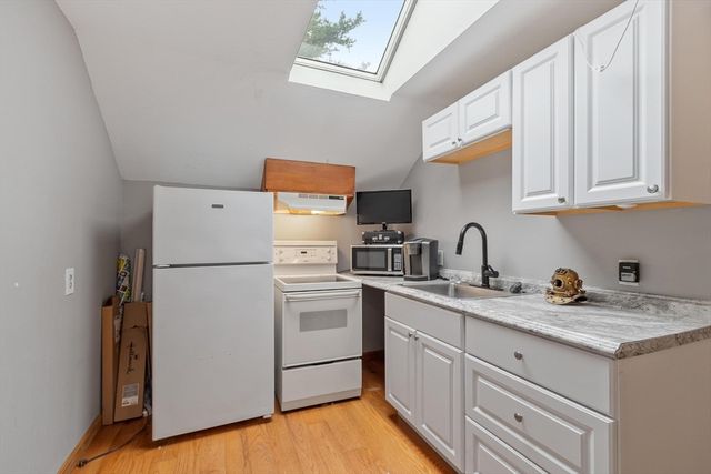241 Reservoir Rd, Lunenburg, MA 01462