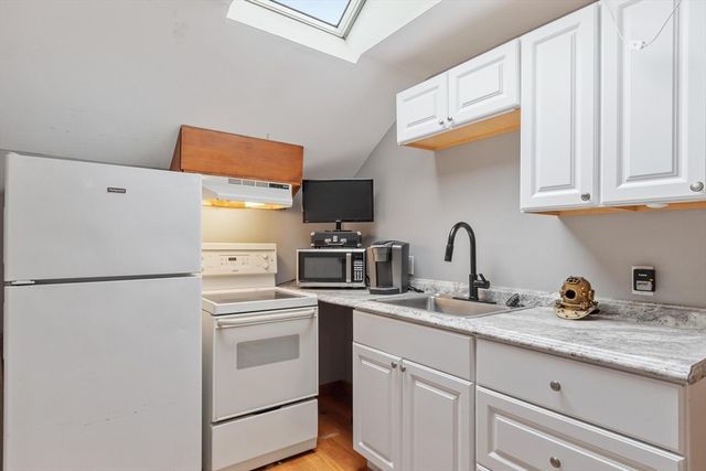 241 Reservoir Rd, Lunenburg, MA 01462