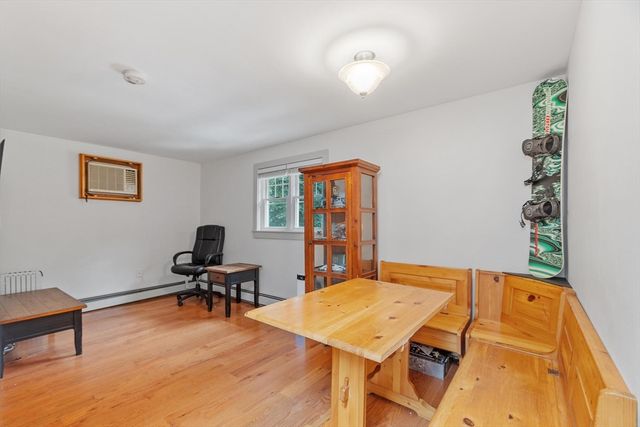 241 Reservoir Rd, Lunenburg, MA 01462
