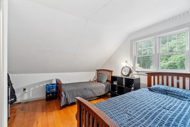 241 Reservoir Rd, Lunenburg, MA 01462