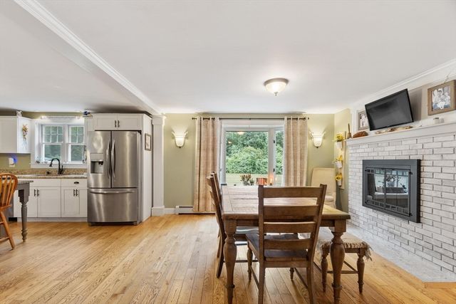 241 Reservoir Rd, Lunenburg, MA 01462
