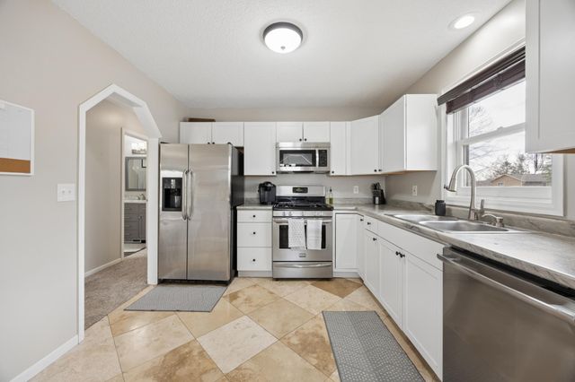 738 N Hay Lake Road, Eagan, MN 55123