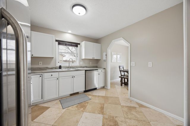 738 N Hay Lake Road, Eagan, MN 55123