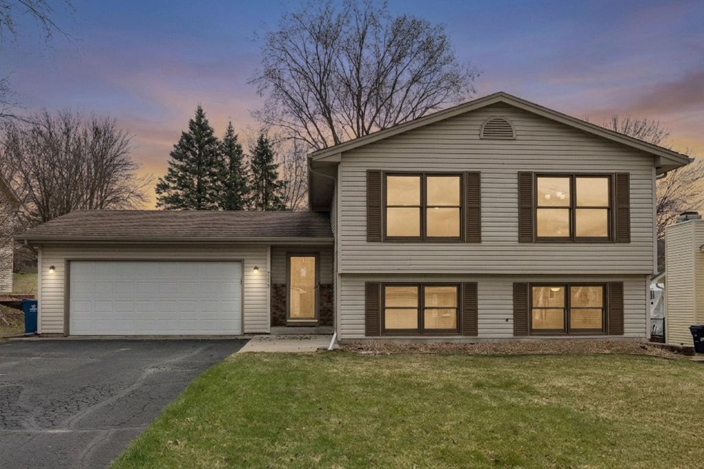 738 N Hay Lake Road, Eagan, MN 55123