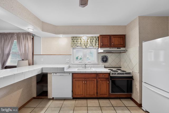 622 APACHE LN, Plymouth Meeting, PA 19462