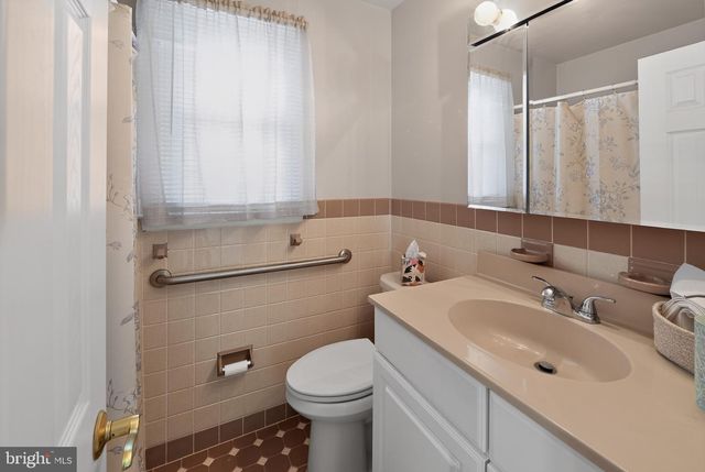 622 APACHE LN, Plymouth Meeting, PA 19462
