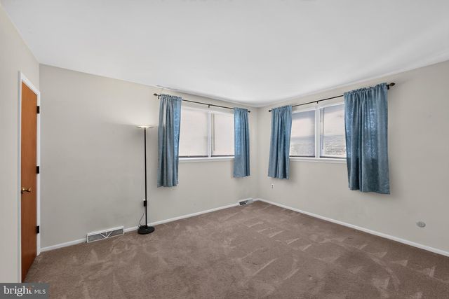 622 APACHE LN, Plymouth Meeting, PA 19462