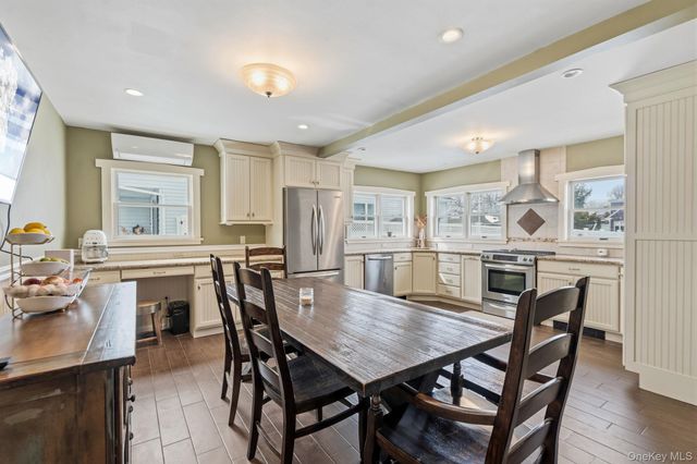 1 Central Avenue, Amityville, NY 11701