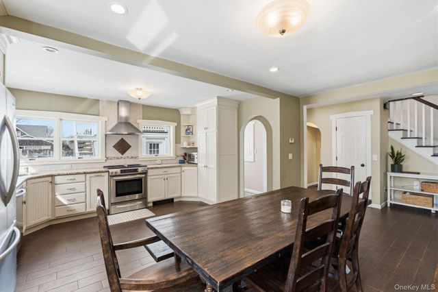 1 Central Avenue, Amityville, NY 11701