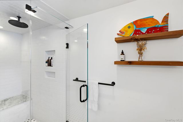 1 Central Avenue, Amityville, NY 11701