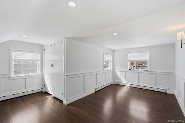 1 Central Avenue, Amityville, NY 11701