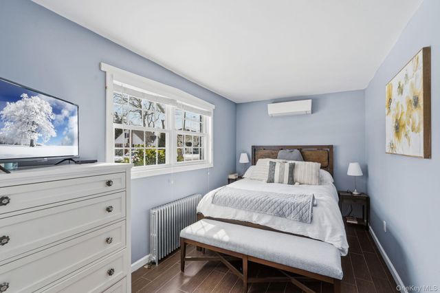 1 Central Avenue, Amityville, NY 11701