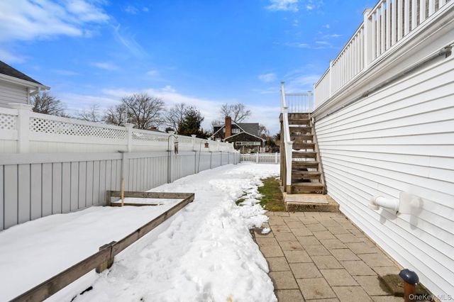 1 Central Avenue, Amityville, NY 11701