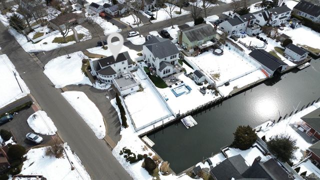 1 Central Avenue, Amityville, NY 11701