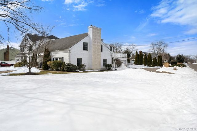 1 Central Avenue, Amityville, NY 11701