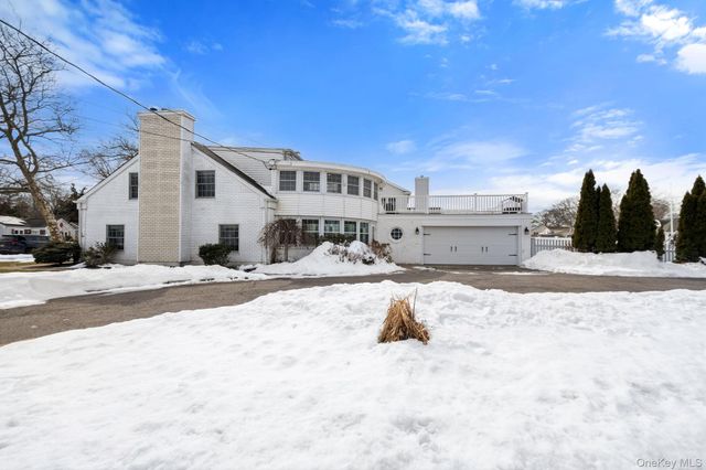 1 Central Avenue, Amityville, NY 11701