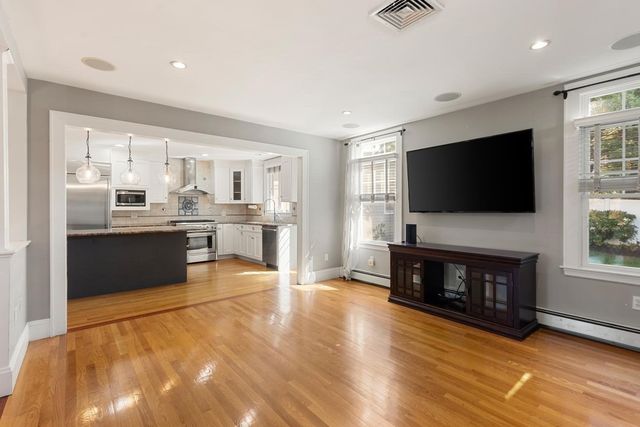 85 Robbins Rd, Watertown, MA 02472