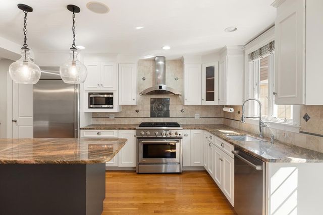 85 Robbins Rd, Watertown, MA 02472