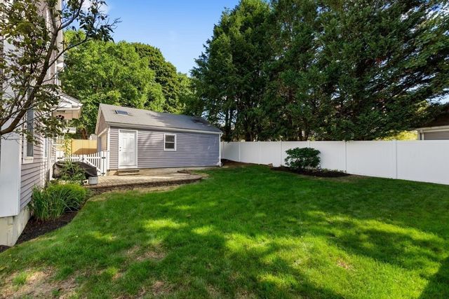 85 Robbins Rd, Watertown, MA 02472