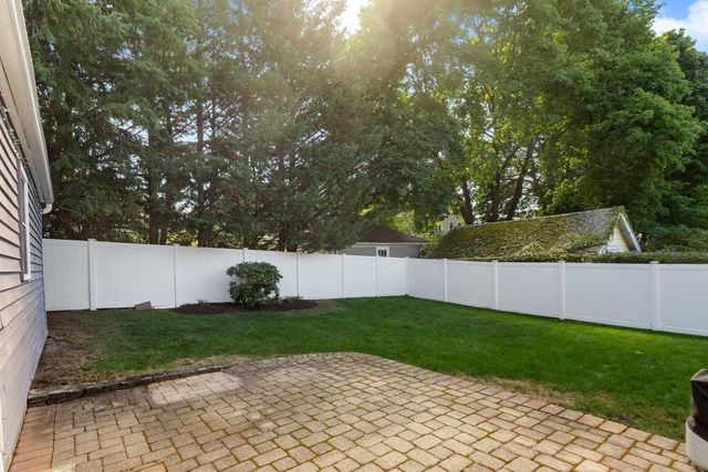 85 Robbins Rd, Watertown, MA 02472