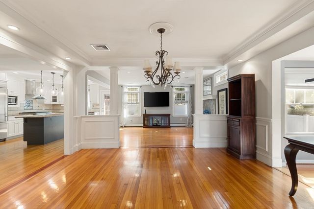 85 Robbins Rd, Watertown, MA 02472