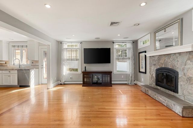 85 Robbins Rd, Watertown, MA 02472