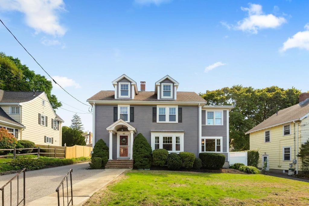 85 Robbins Rd, Watertown, MA 02472