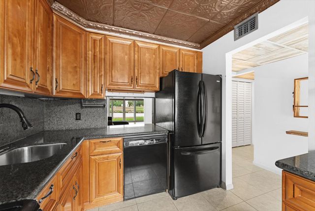 7807 Golf Cir Drive 109, Margate, FL 33063