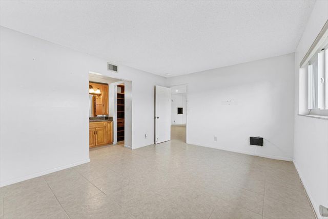 7807 Golf Cir Drive 109, Margate, FL 33063