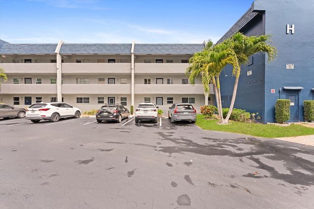 7807 Golf Cir Drive 109, Margate, FL 33063